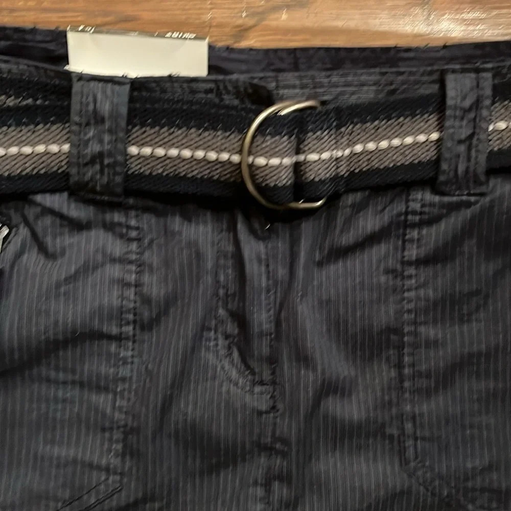 Dalia Collection Modern Fit Mini Skirt with Belt Size 4 - Picture 3 of 11